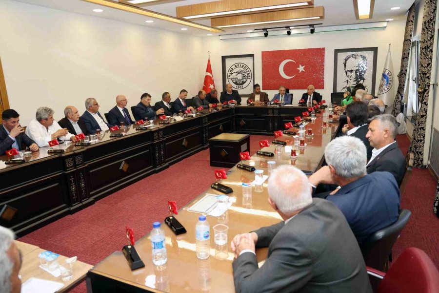 Talas’ta ’cumhuriyet’ Temalı Muhtarlar Toplantısı