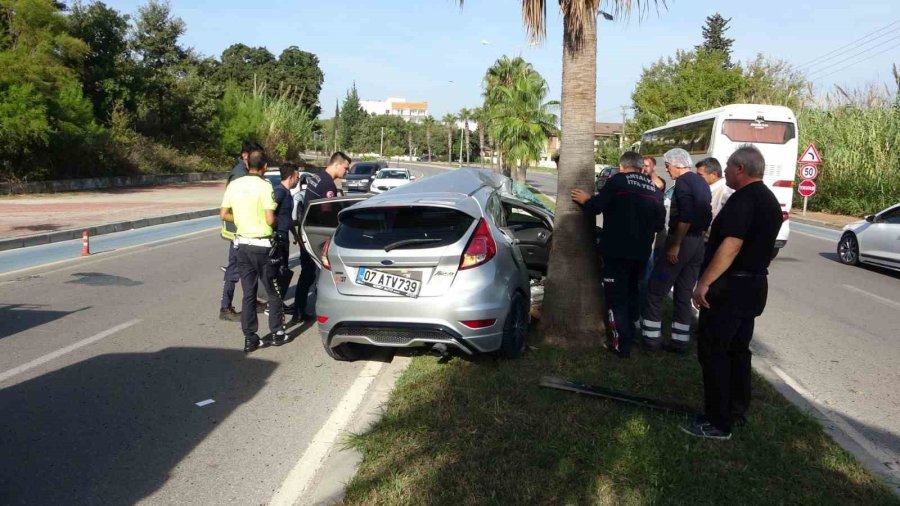 Kazada Otomobil İçerisinde Sıkışan ‘anne’ İçin Ekipler Seferber Oldu
