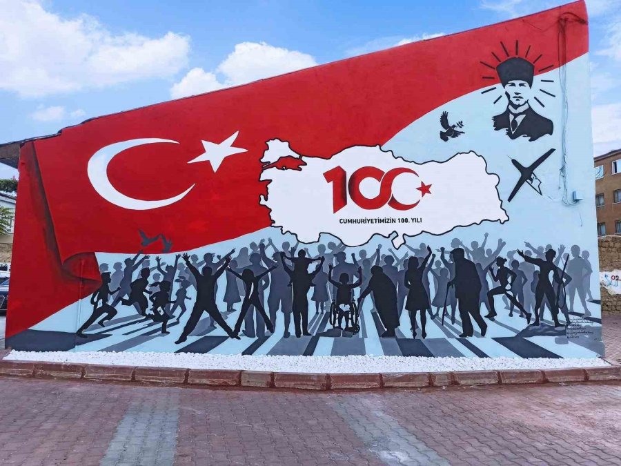 Yüzyılın Renkleri Niğde Cullaz Sokak’ta Yer Aldı