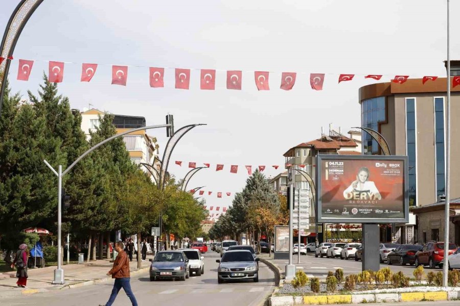 Aksaray Belediyesi, Cadde Ve Sokakları Türk Bayrakları İle Donatıyor