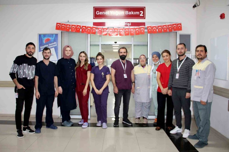Kayseri Devlet Hastanesinin Gururu: Cumhuriyet İle Yaşıt Teyzeyi Taburcu Ettiler