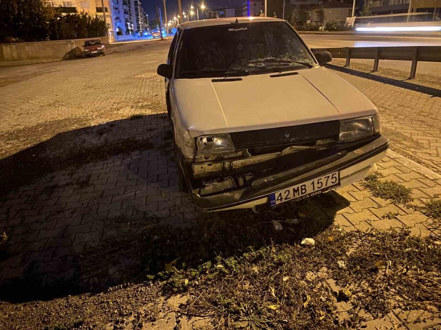 Konya’da 2 Otomobil Çarpıştı: 5 Yaralı