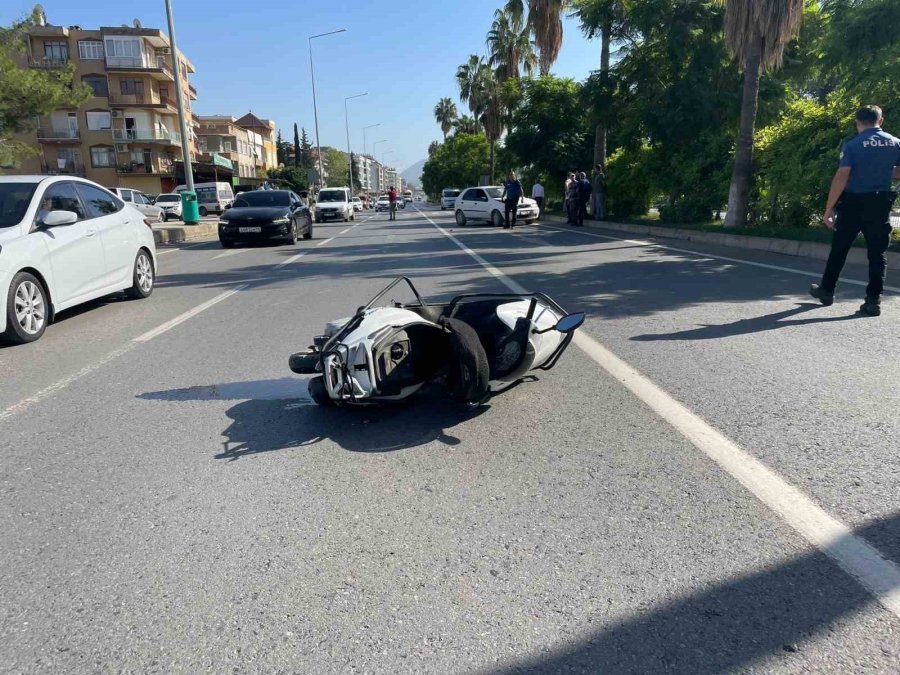 Yaya Geçidini Kullanan Motosiklet Sürücüsü Ağır Yaralandı