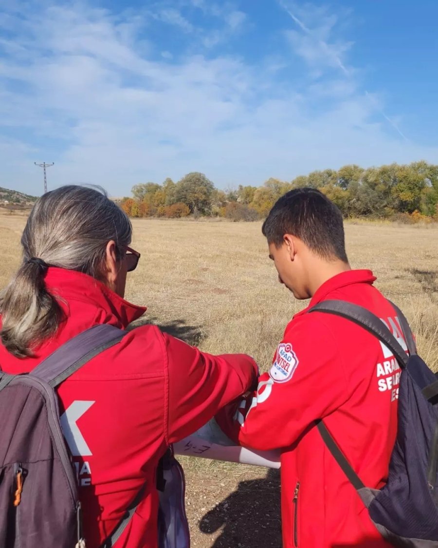 Dak Üyeleri Doğada Yön Bulma, Harita Ve Pusula Kullanma Eğitim Aldı
