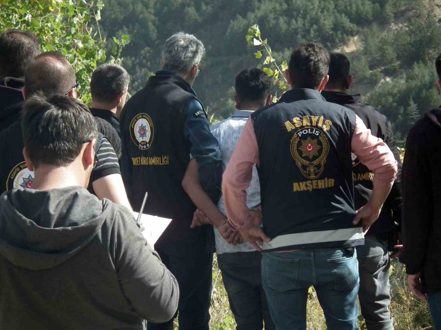 Öldürdüğü Karısının Cesedini Attığı Yeri Gösterdi