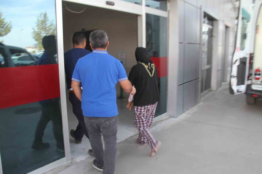 Üzerine Çaydanlık Devrilen 9 Aylık Bebek Yaralandı