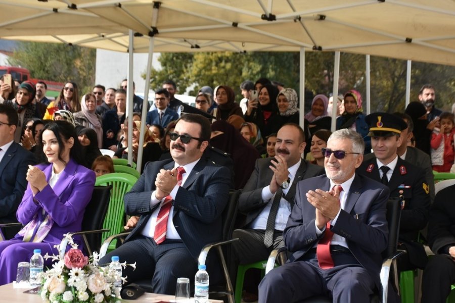 İnönü’de Cumhuriyetin 100.’ncü Yılı Coşkuyla Kutlandı