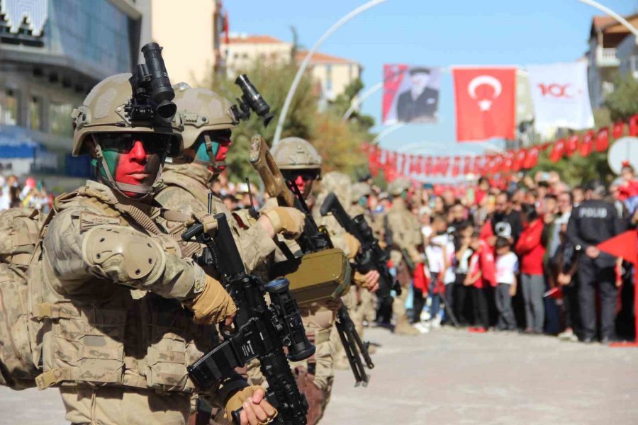 Cumhuriyet’in Kuruluşunun 100’üncü Yılı Karaman’da Kutlandı