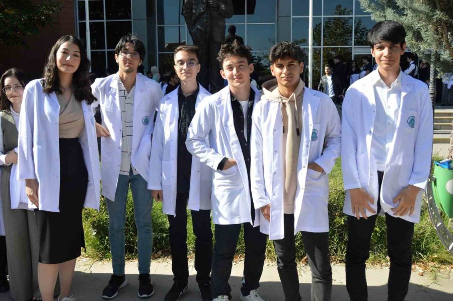 Neü’de Beyaz Önlük Giyme Töreni Düzenlendi