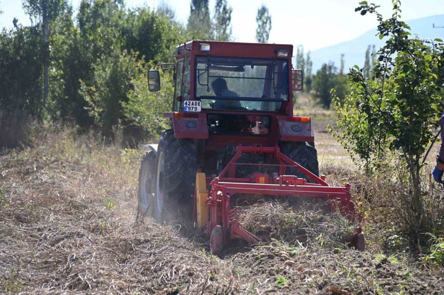 Selçuklu Belediyesi Tarımsal Üretime Katkı Sağlamaya Devam Ediyor
