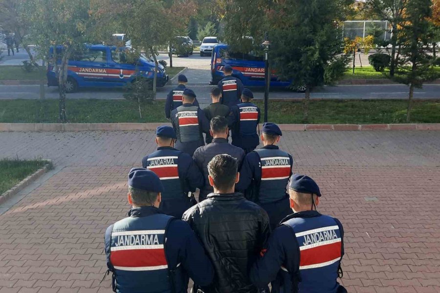 Jandarmadan Uyuşturucu Operasyonu: 3 Tutuklama