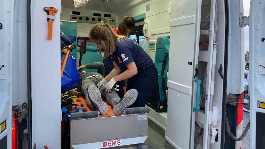 Otomobil İle Motosiklet Çarpıştı: 1 Ağır Yaralı