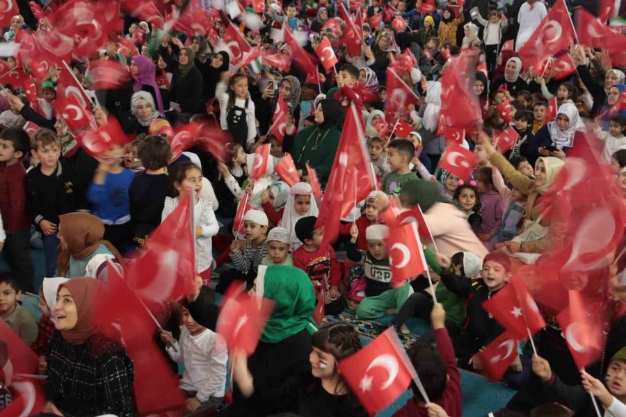 Minik Ellerini ‘filistin’ İçin Semaya Açtılar