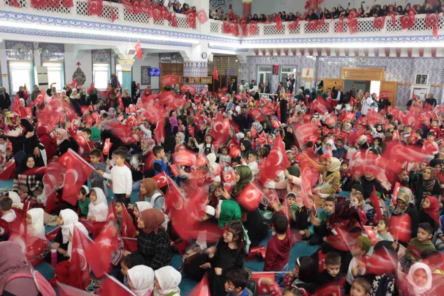 Minik Ellerini ‘filistin’ İçin Semaya Açtılar