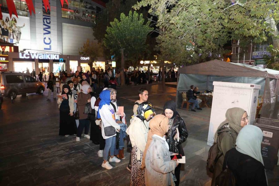 Niğde’de Kitap Fuarı’na Büyük İlgi