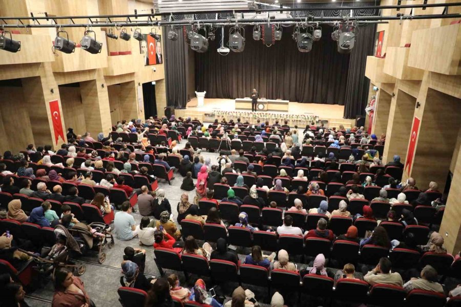 Niğde’de Kitap Fuarı’na Büyük İlgi