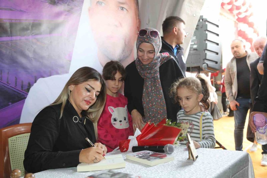 Niğde’de Kitap Fuarı’na Büyük İlgi