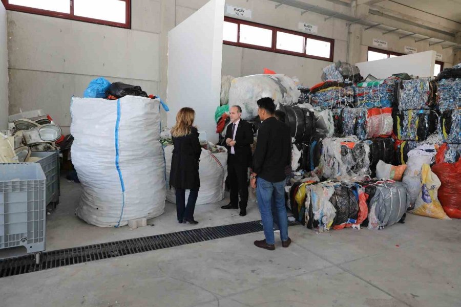 Niğde’de Kampüste Biriken Atıklar Döngülsel Ekonomiye Katkı Sağlıyor