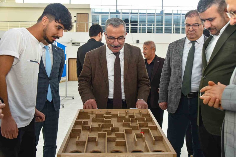 Karaman’da 7’nci Öğretim Teknolojileri Sergisi Açıldı