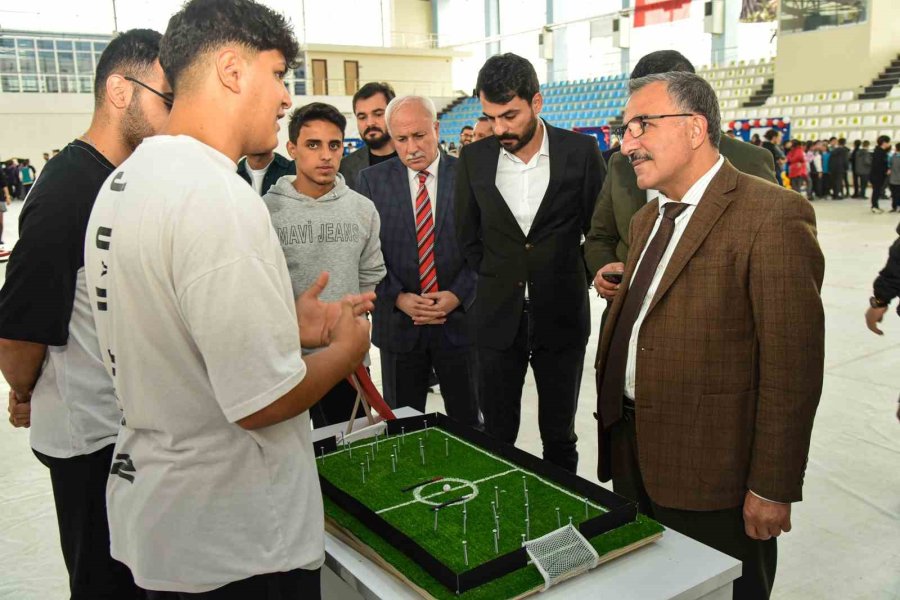 Karaman’da 7’nci Öğretim Teknolojileri Sergisi Açıldı