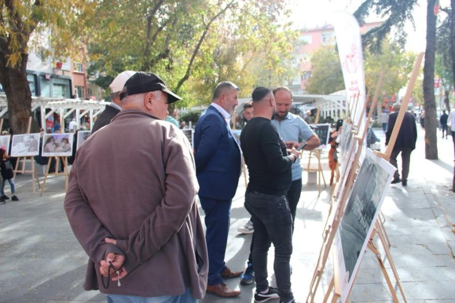 Niğde’de ’100 Yıldır Aynı Aşk Ve Heyecanla’ Temalı Fotoğraf Sergisi Düzenlendi