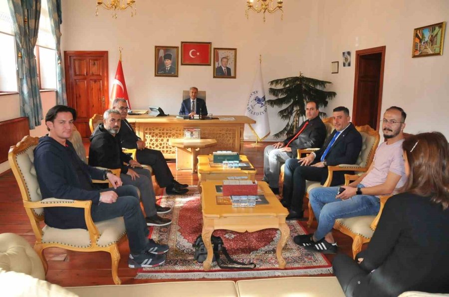 Akşehir Belediyesi’nden Kadrolu İşçilerine 8 Bin 77 Lira Zam