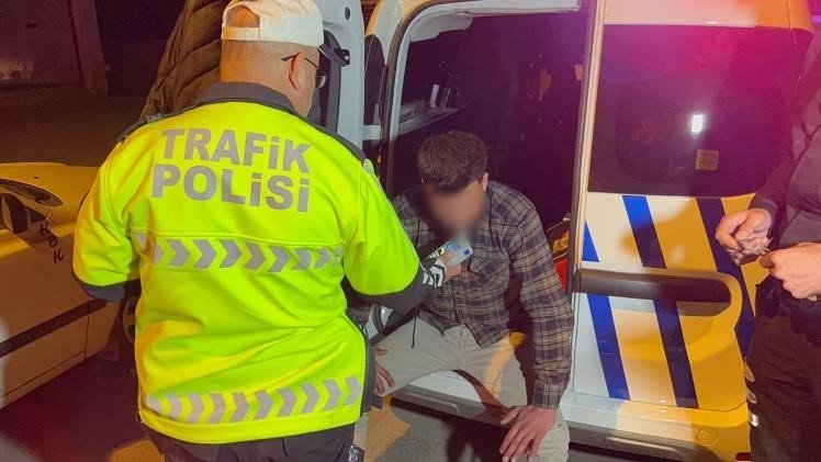 Aksaray Sokaklarında Polis-şüpheli Kovalamacası