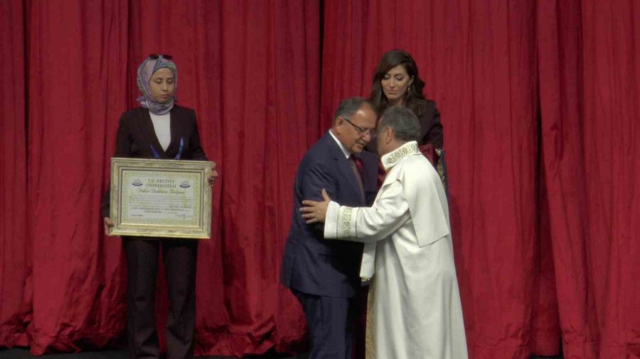 Bakan Özhaseki: “bir Medeniyet Oluşturmak İstiyorsak Kimlikli Ve Sağlıklı Konutlar Yapmalıyız”