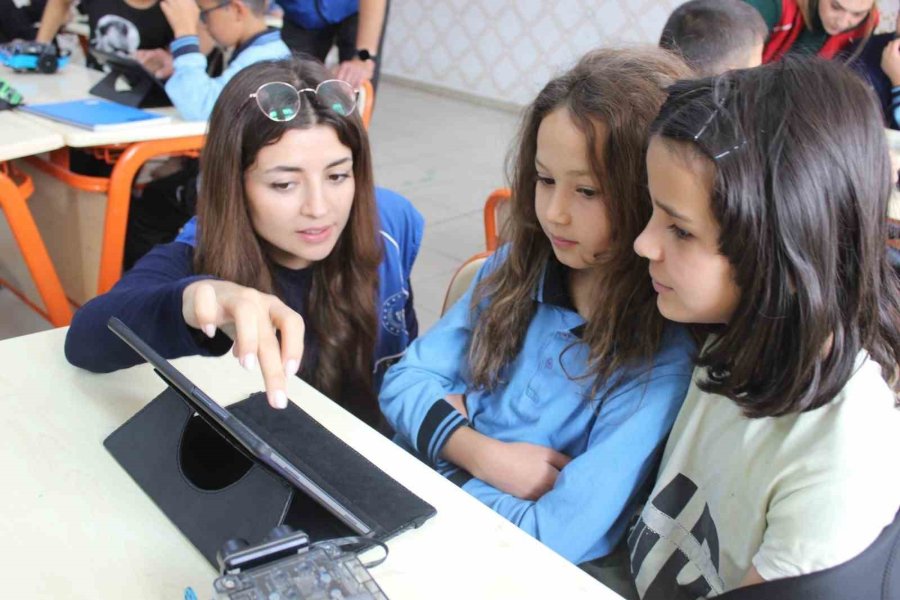 Karaman’da “köy Okullarında Kodlama Bilmeyen Kalmasın” Projesi Başladı