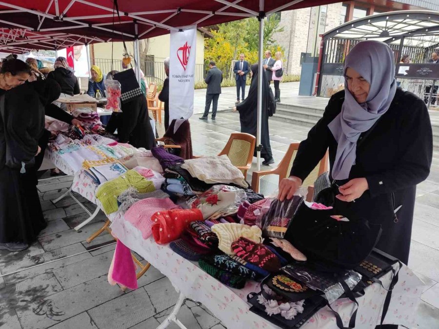 Niğde’de Filistin İçin ‘hayır Çarşısı’ Açıldı