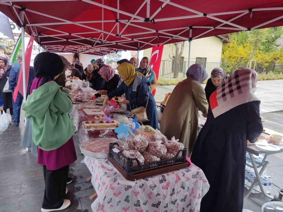 Niğde’de Filistin İçin ‘hayır Çarşısı’ Açıldı