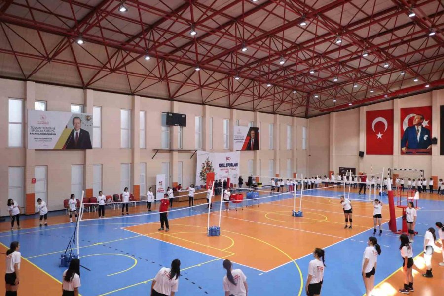 Kayseri’de ‘fabrika Voleybol Okulu’ Açıldı