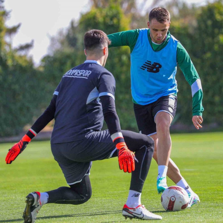 Konyaspor, Trabzonspor Maçı Hazırlıklarına Başladı