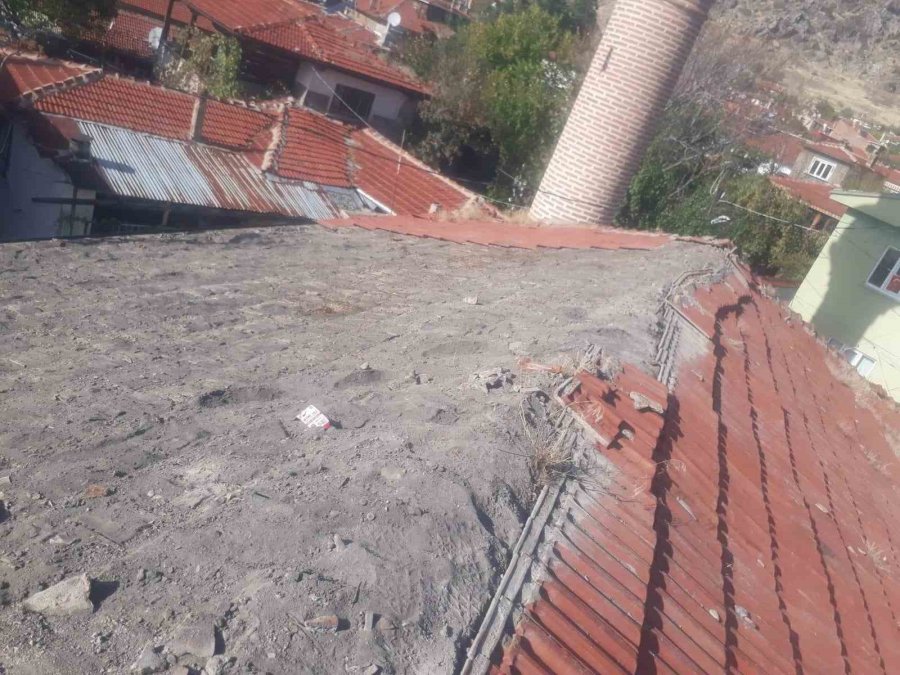 Sivrihisar’daki 573 Yıllık Tarihi Caminin Yenileme Çalışması Başladı