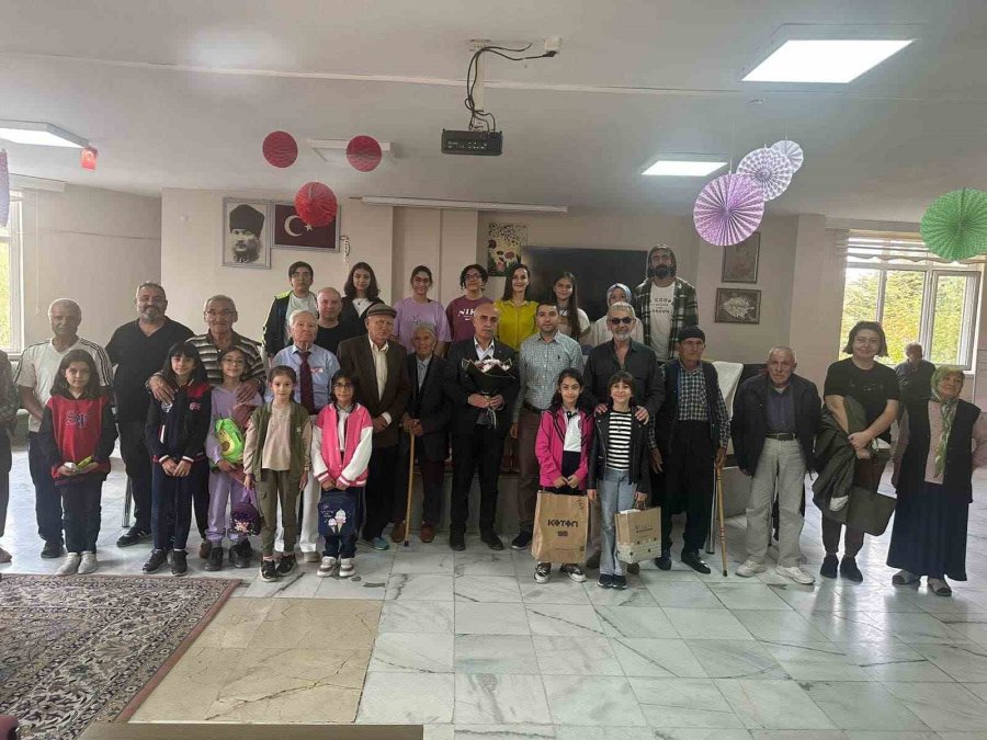 Niğde’de Bilsem Öğrencileri Huzurevini Ziyaret Etti