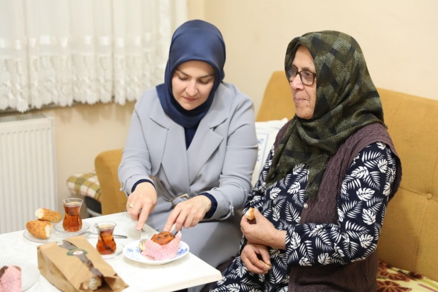 Başkan Çolakbayrakdar: "yaptığımız Hizmetlerle Gönüllere Dokunuyoruz"