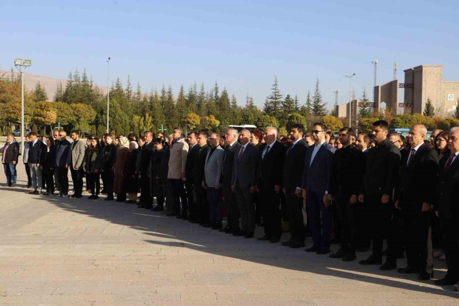 Niğde Ömer Halisdemir Üniversitesi’nde 10 Kasım Atatürk’ü Anma Etkinlikleri Düzenlendi