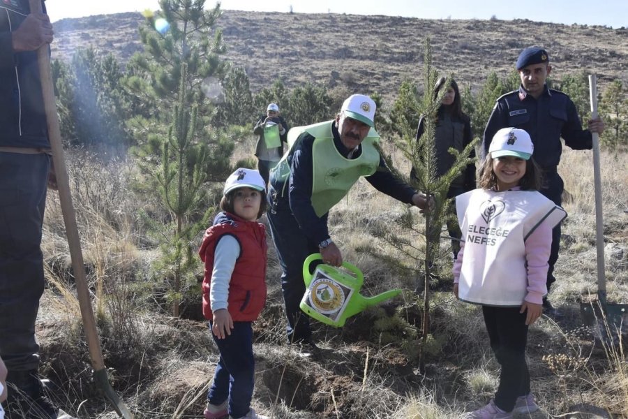 Tomarza’da Fidanlar Toprakla Buluştu