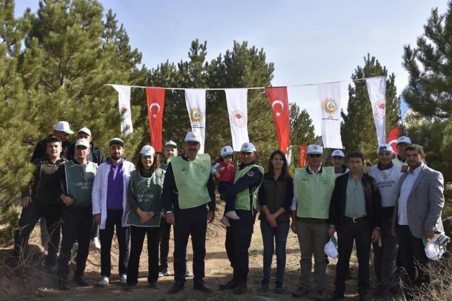 Tomarza’da Fidanlar Toprakla Buluştu