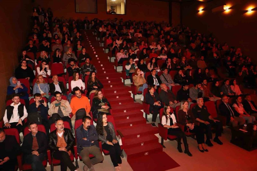 Niğde’de Cumhuriyetin 100. Yılına Özel Oratoryo Sahnelendi