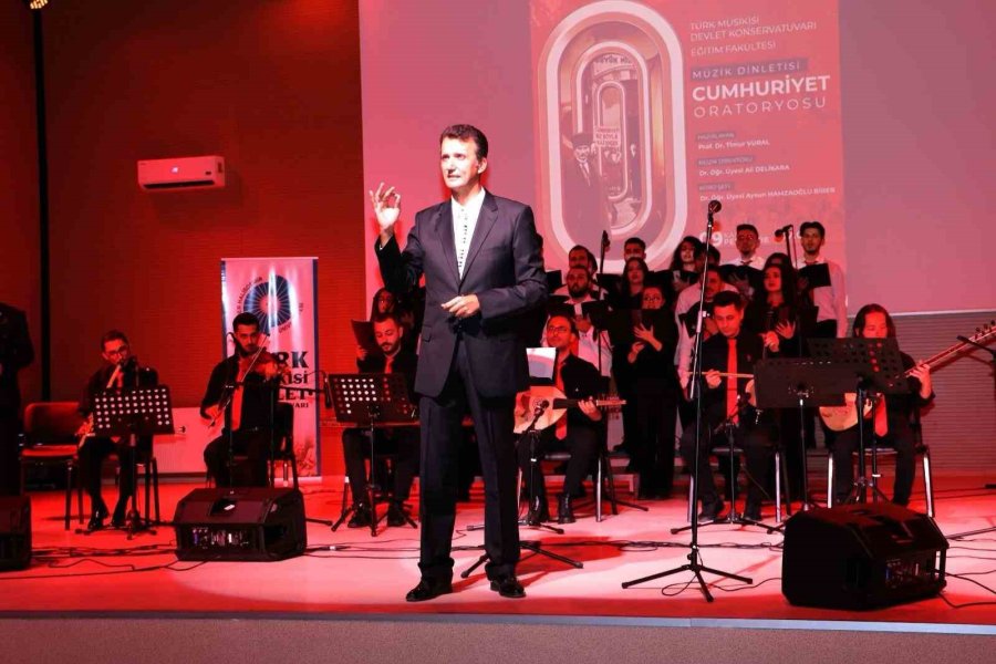 Niğde’de Cumhuriyetin 100. Yılına Özel Oratoryo Sahnelendi