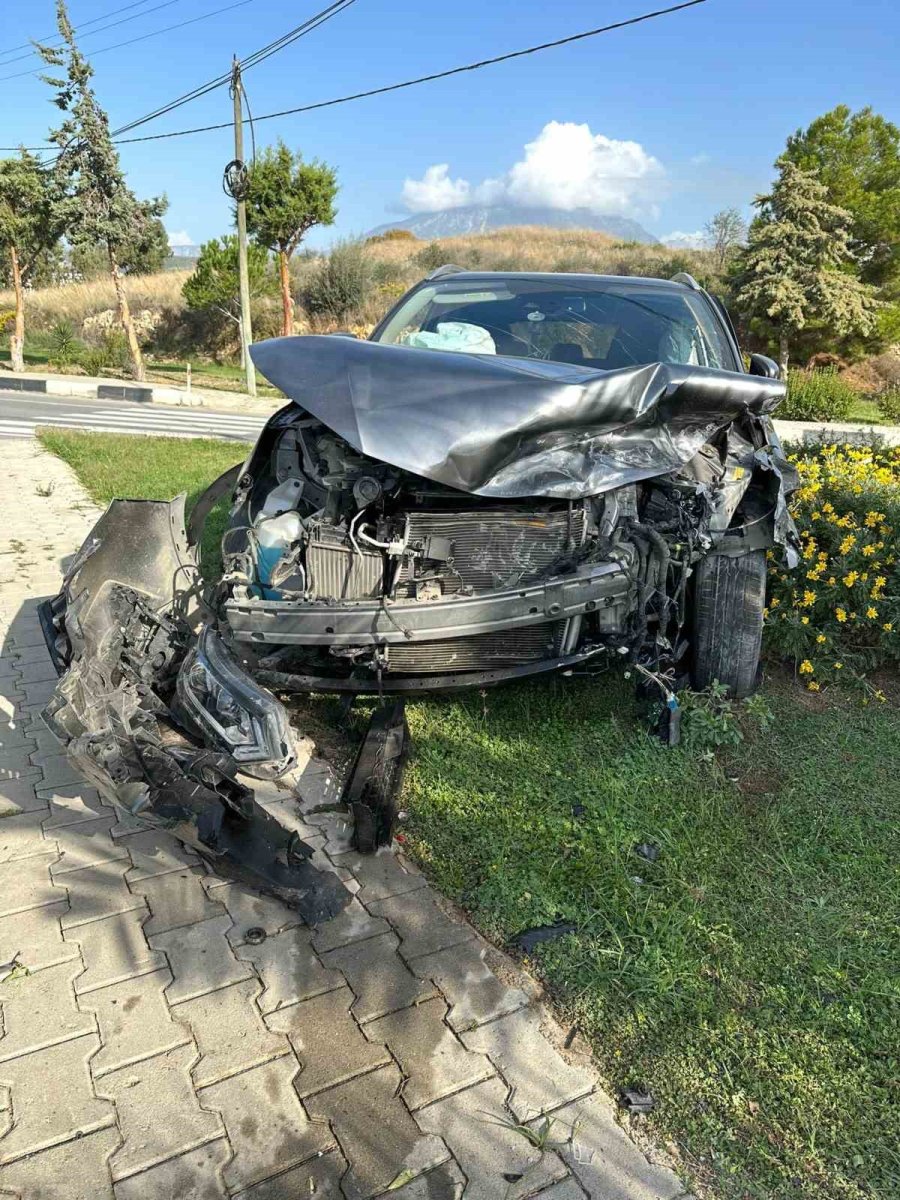 Alanya’da Trafik Kazası: 4 Yaralı