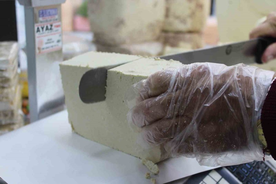 Kışın Tahin Helvası İnsan Vücuduna Enerji Veriyor