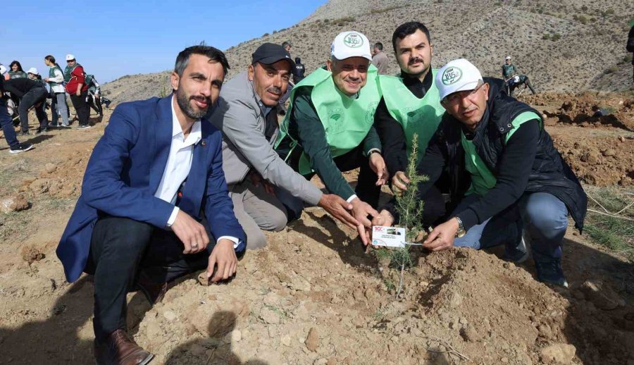 Yahyalı’da Binlerce Fidan Toprakla Buluştu