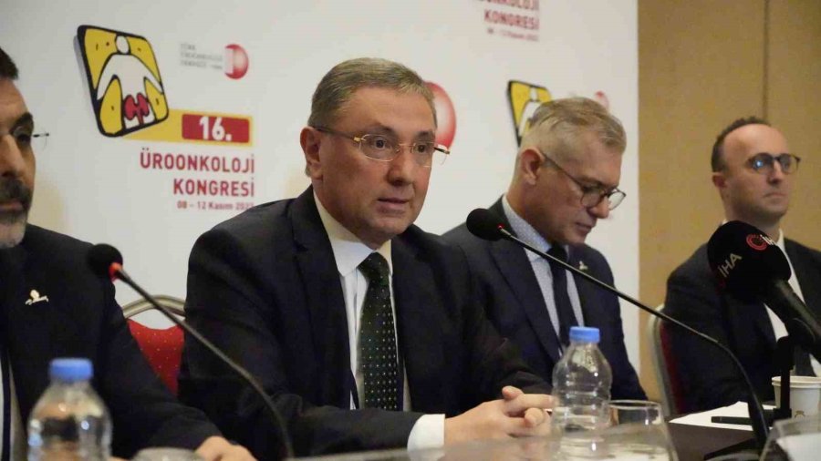 Kanser Hastaları İçin Olağanüstü Etkili Besin Ya Da İçecek Yok