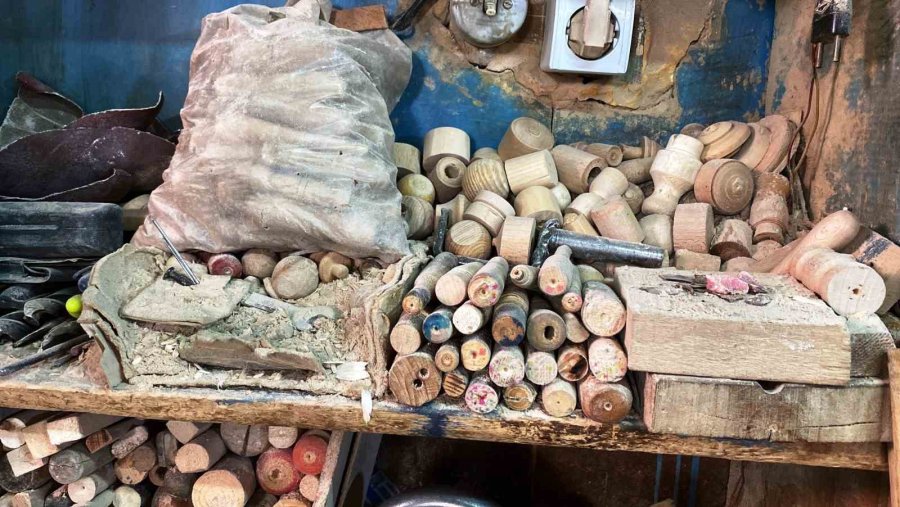 Babasından Devraldığı Çıkrıkçılığı Oğluna Bırakacak