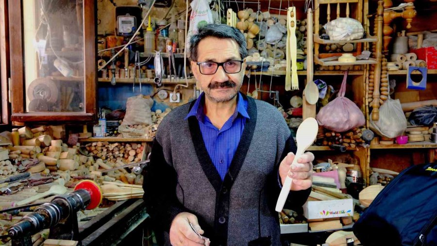 Babasından Devraldığı Çıkrıkçılığı Oğluna Bırakacak