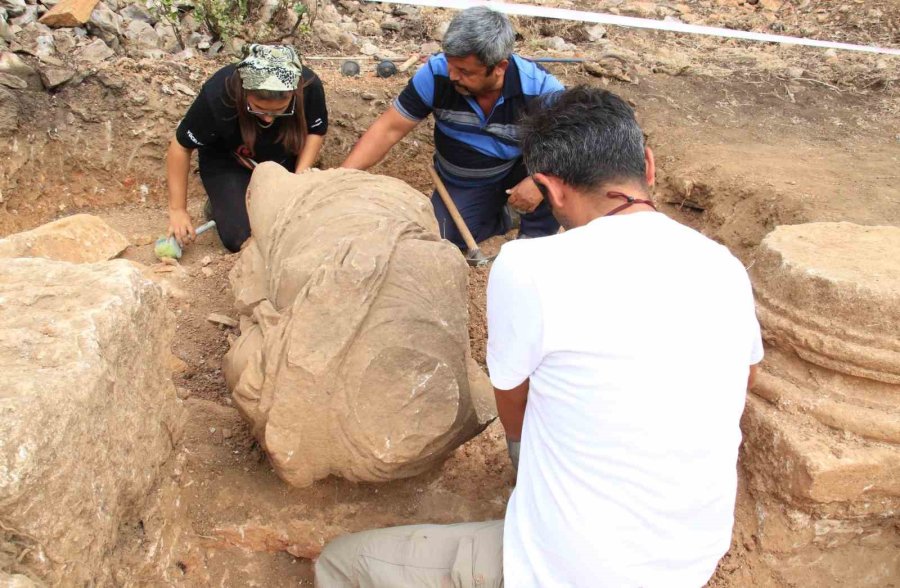 Antik Kentte Heyecanlandıran Keşif: İlk Defa Bir Kadın Heykeli Bulundu