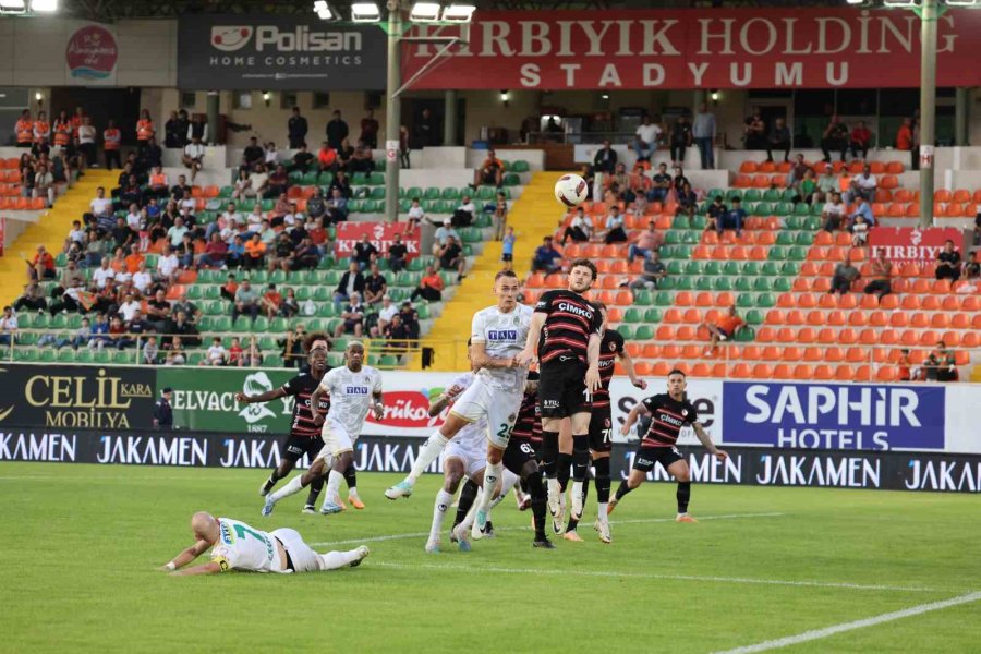 Trendyol Süper Lig: Corendon Alanyaspor: 0 - Gaziantep Fk: 3