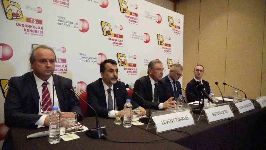 Kanser Hastaları İçin Olağanüstü Etkili Besin Ya Da İçecek Yok